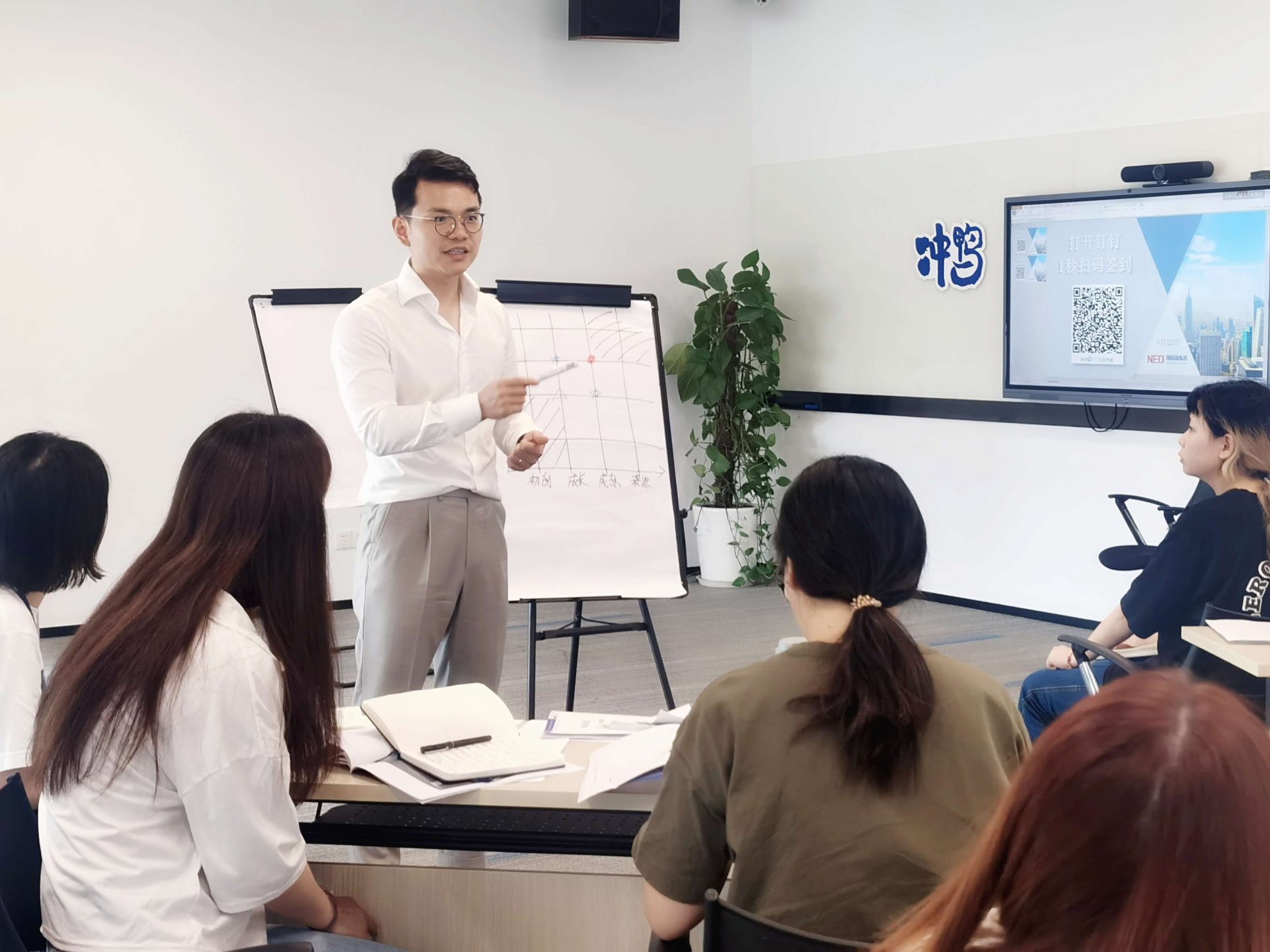 在新一轮产业变革加速推进